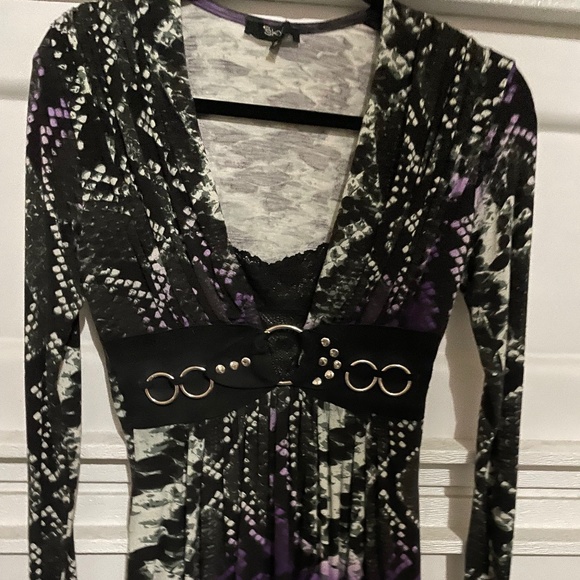 Top - Picture 1 of 2